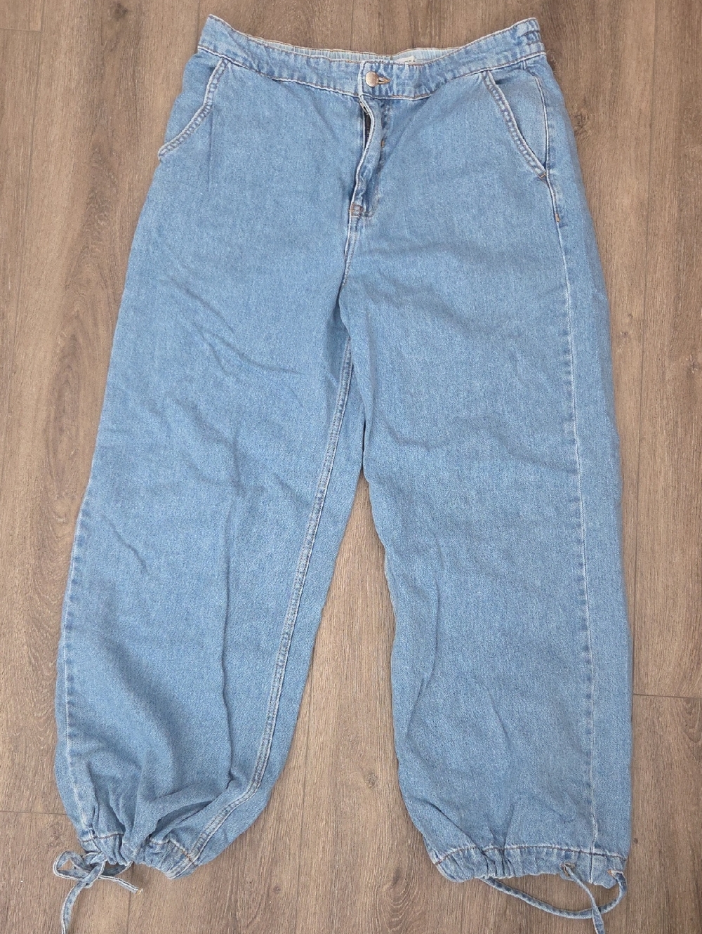 Zara Light Wash Denim Jeans With Tie At Leg Opening Women Size L